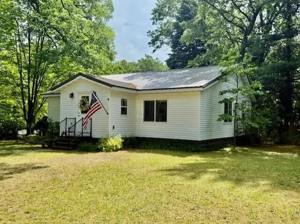 481 W Calumet Rd, Twin Lake, MI 49457