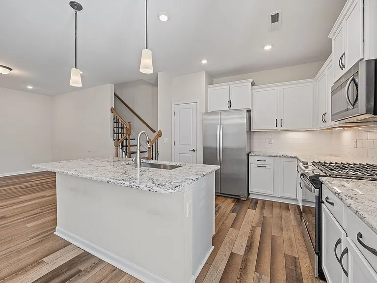 1631 Glacier Dr — Photo 32