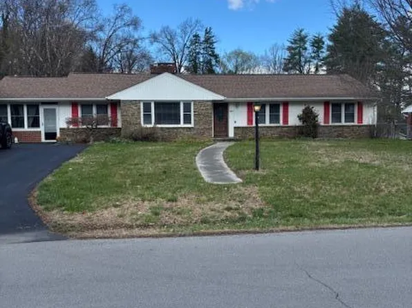 3815 Belle Meade Dr, Roanoke, VA 24018