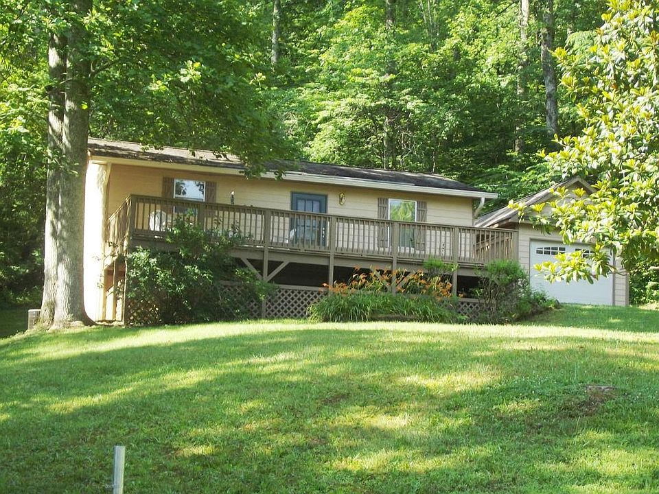 1st image of 640 Laurel Lake Cir