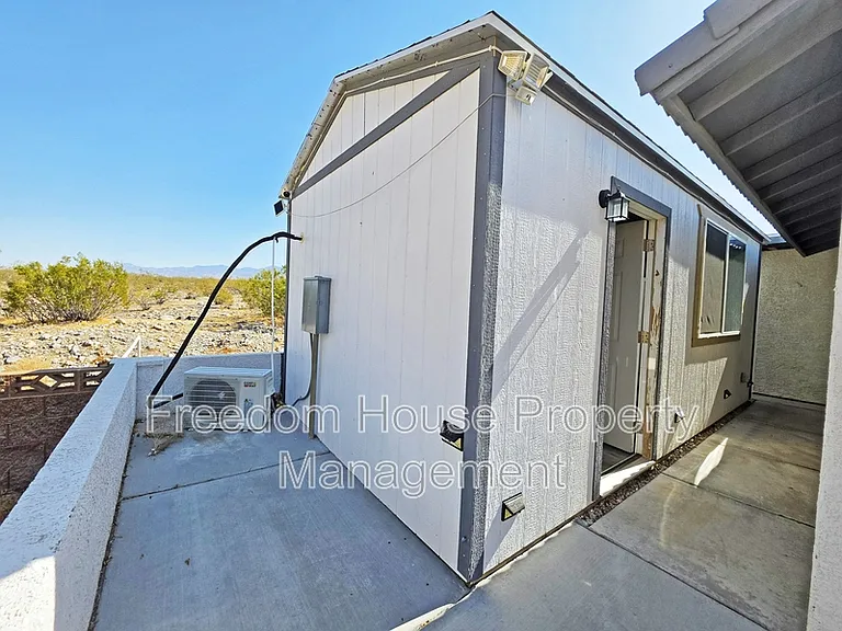 3630 E Vineyard Dr N — Photo 52