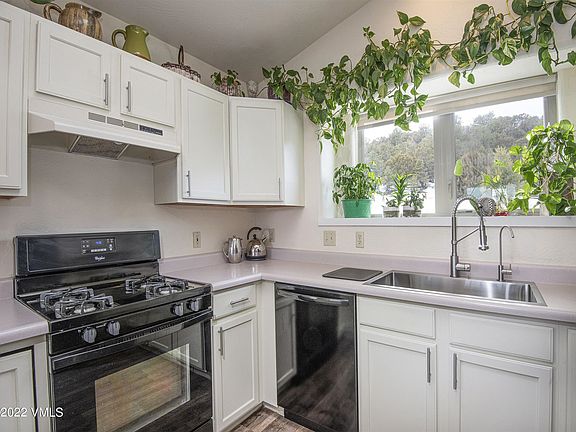 4th image of 61 Sagebrush Ct