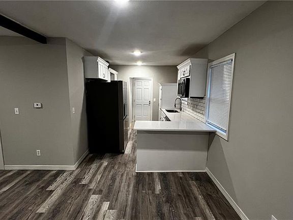 4th image of 5726 Myrtle Ave