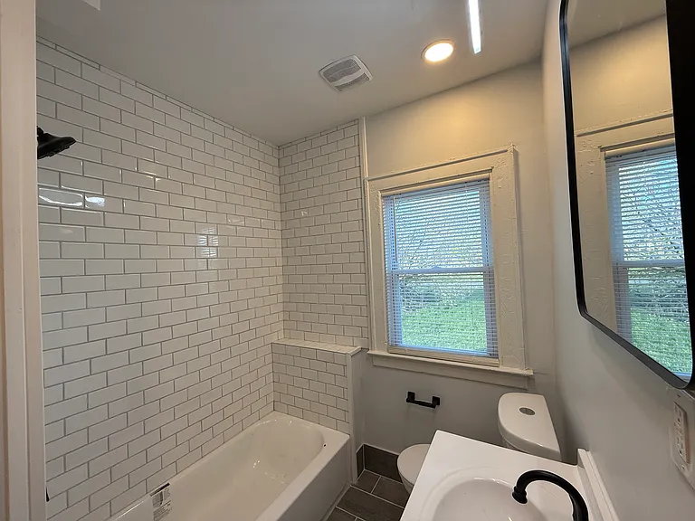 2922 Virginia Park St #2 — Photo 5
