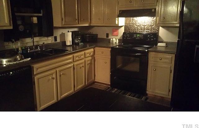 1st image of 128 Kelly Ct
