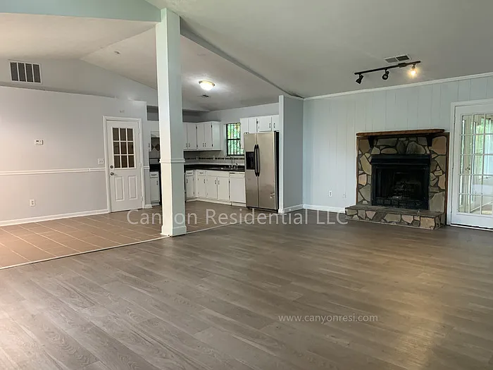 5825 Vernier Dr — Photo 7