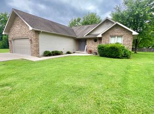 713 Renshaw Ave, Carmi, IL 62821