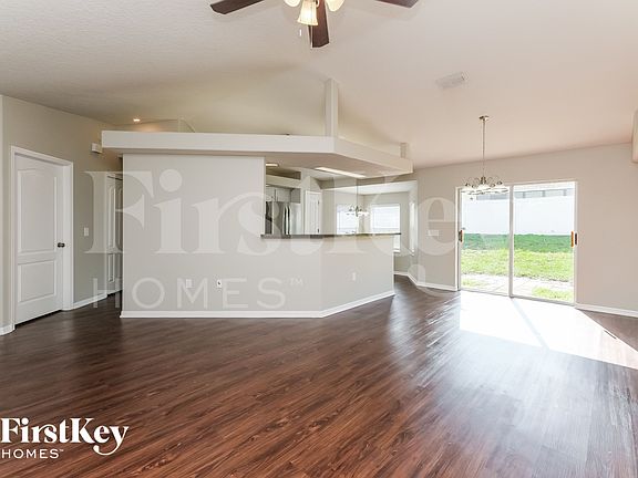 4th image of 10121 Briar Cir