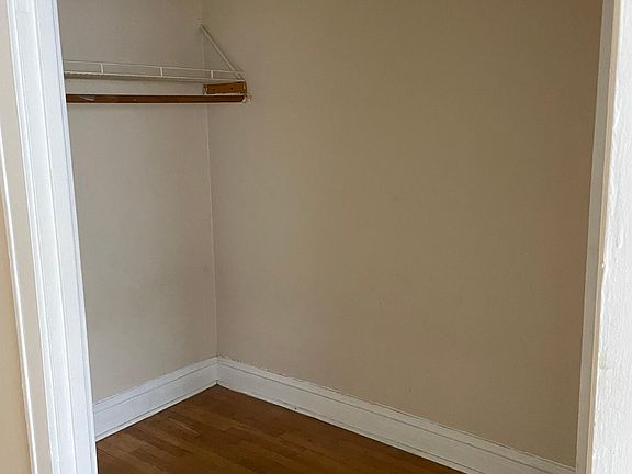 4th image of 3121 N Hamlin Ave APT 2G