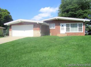 10 Providence Ln, Springfield, IL 62711