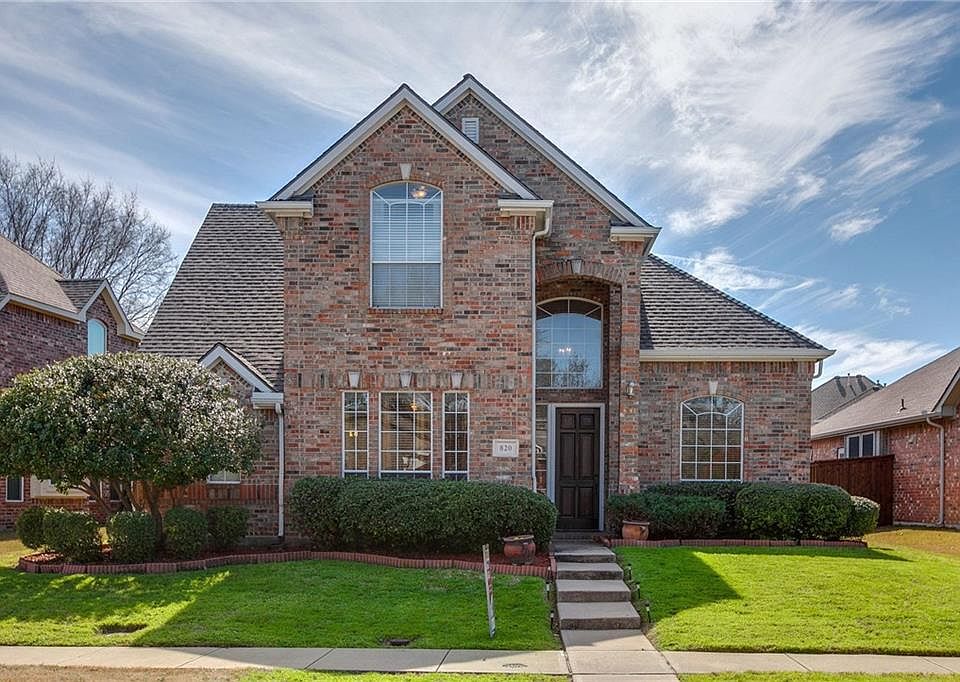 1st image of 820 Pinnacle Cir