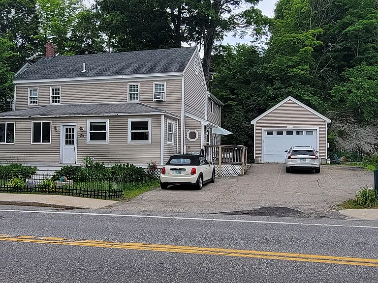25 Exeter Rd #B — Photo 18