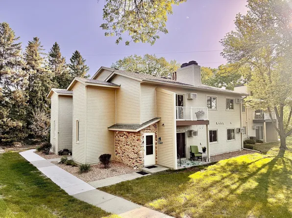 8773 Jasmine Ln, Eden Prairie, MN 55344