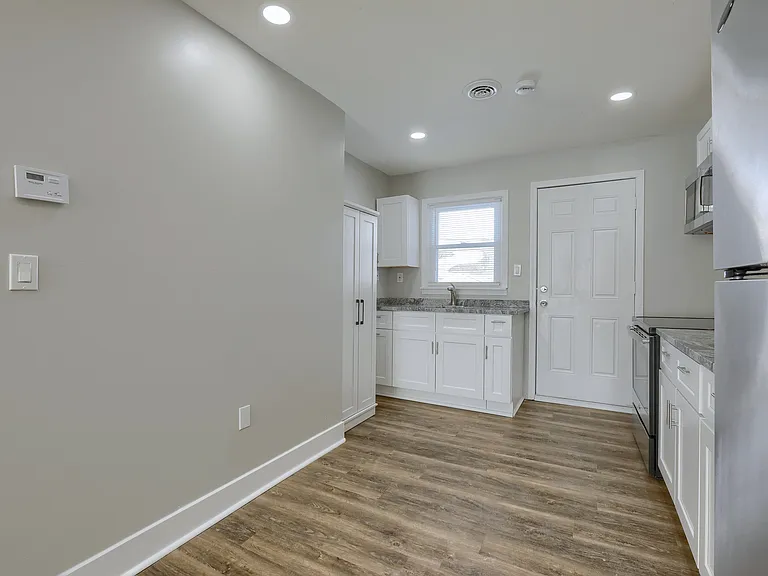 17817 Bayne St — Photo 12