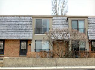 274 Kenston Ct, Geneva, IL 60134