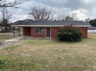 319 Middle St, Okolona, MS 38860