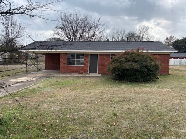 319 Middle St, Okolona, MS 38860