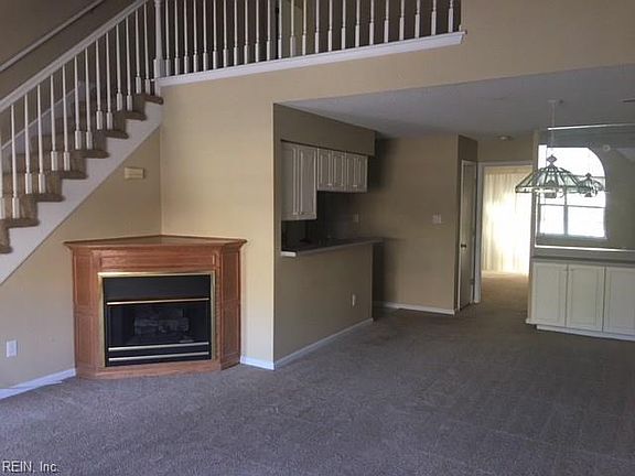 3rd image of 235 N Hill Ln