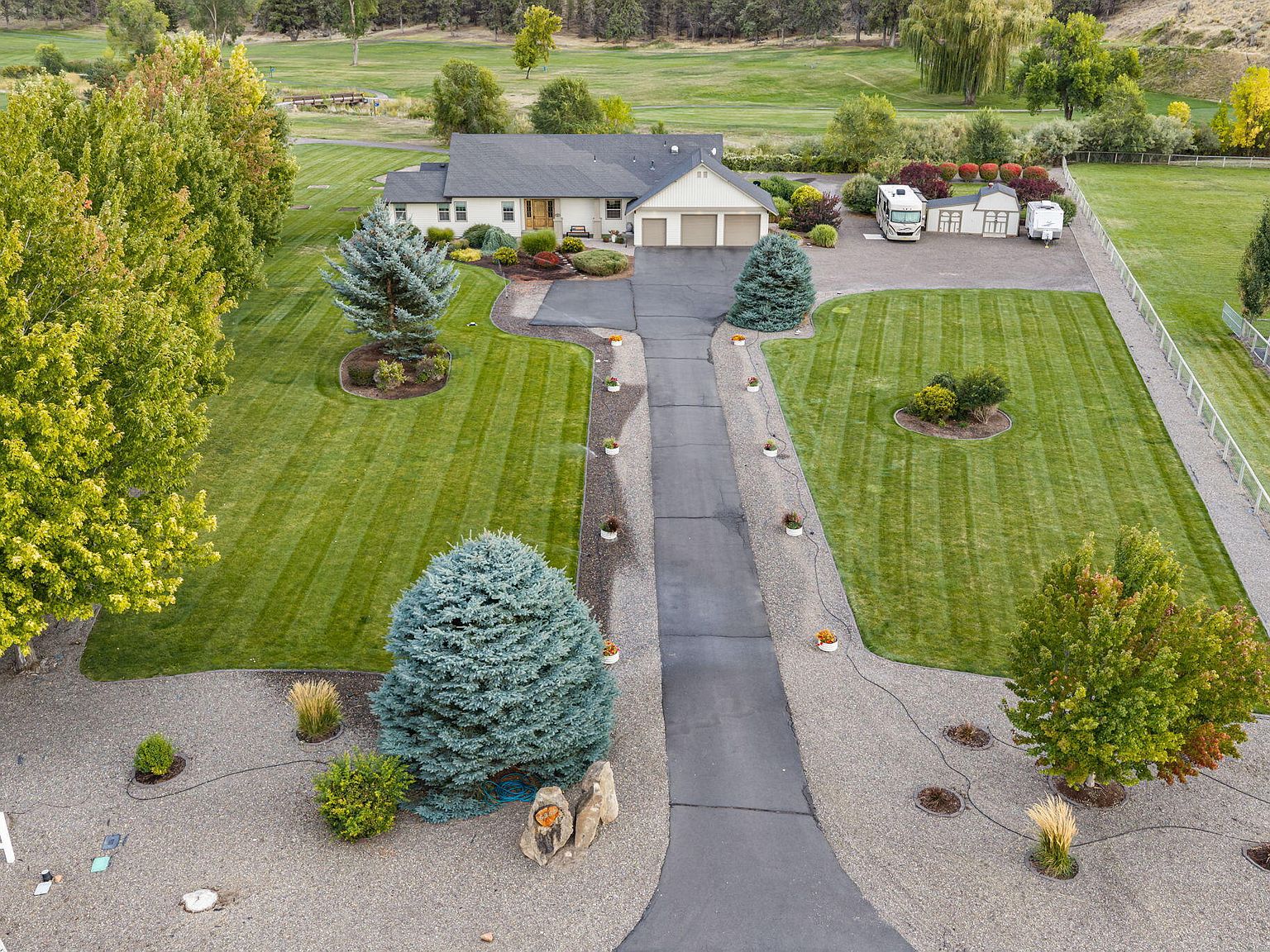 6958 NE Ochoco Creek Ln — Prineville Golf & Country Club