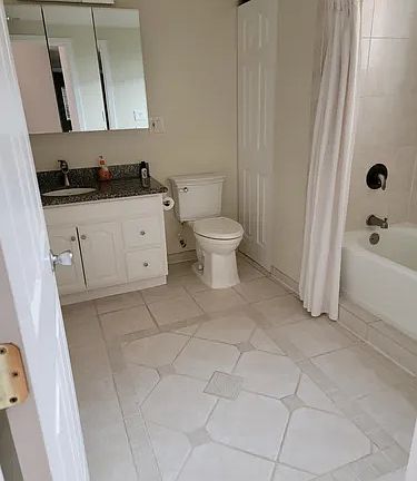 5th image of 1154 Hazel Ave APT B