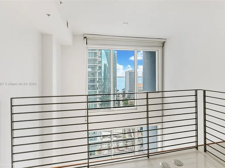 60 SW 13th St #1304 — Photo 1