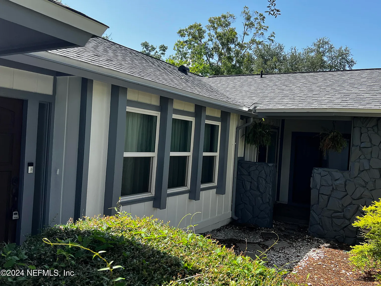 3 bed, 2.0 bath, 1704 sqft, $2,350 — Photo 3