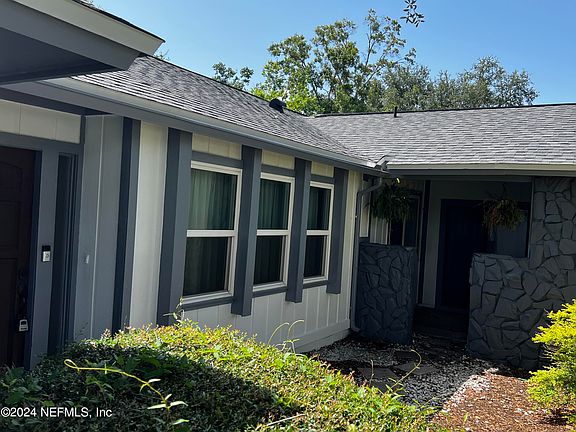 3rd image of 6137 Island Forest Dr