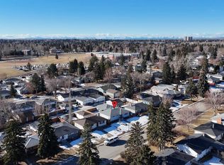 651 N 84th Ave SW, Calgary, AB T2V 0V8