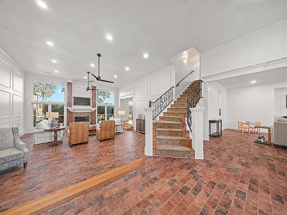 5th image of 5006 Colonial Ct