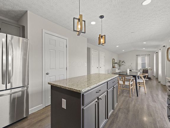 3rd image of 6987 Granite Falls Dr