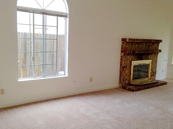 3rd image of 814 Fordham Dr
