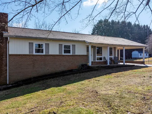 2501 Raintree St, Connelly Springs, NC 28612