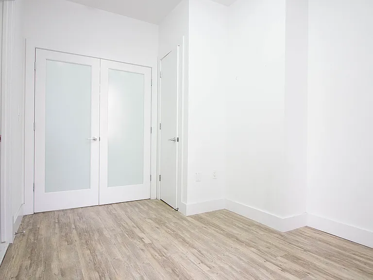 138 Saint Nicholas Ave #3R — Photo 2