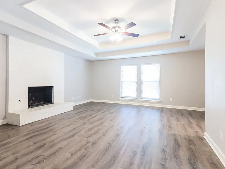 405 W Marble St — Photo 7