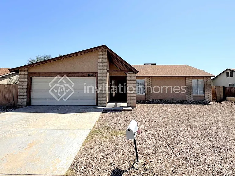 4205 N 101st Ave — Photo 1