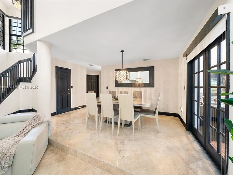 5424 SW 154th Pl — Photo 8