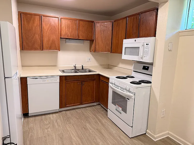 2655 Mapleton Ave #102 — Photo 3