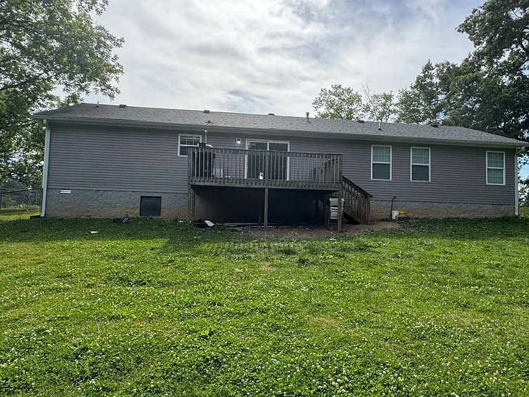 105 Larkins Dr — Photo 27