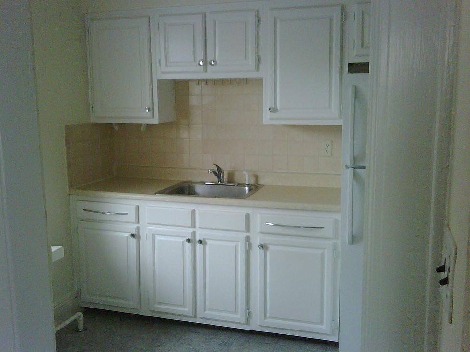 2nd image of 428 2nd St