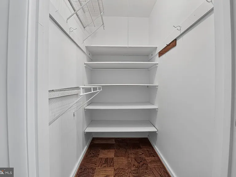 1210 N Taft St #105 — Photo 11