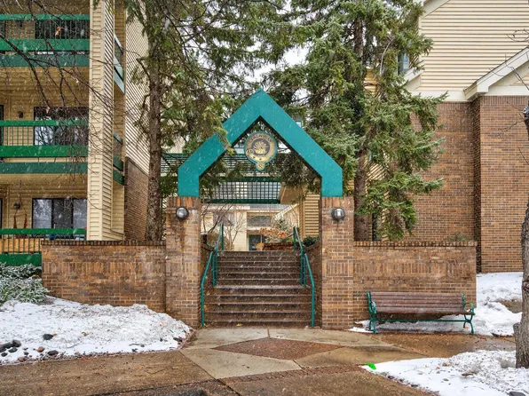 7606 York Ave S APT 7107, Edina, MN 55435