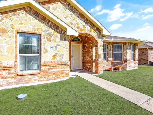 1033 S Pepperidge Dr, Lancaster, TX 75134