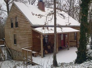 302 Romance Rd, Romance, AR 72136