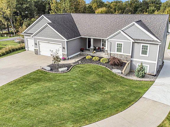 2nd image of 4247 Vista Dr