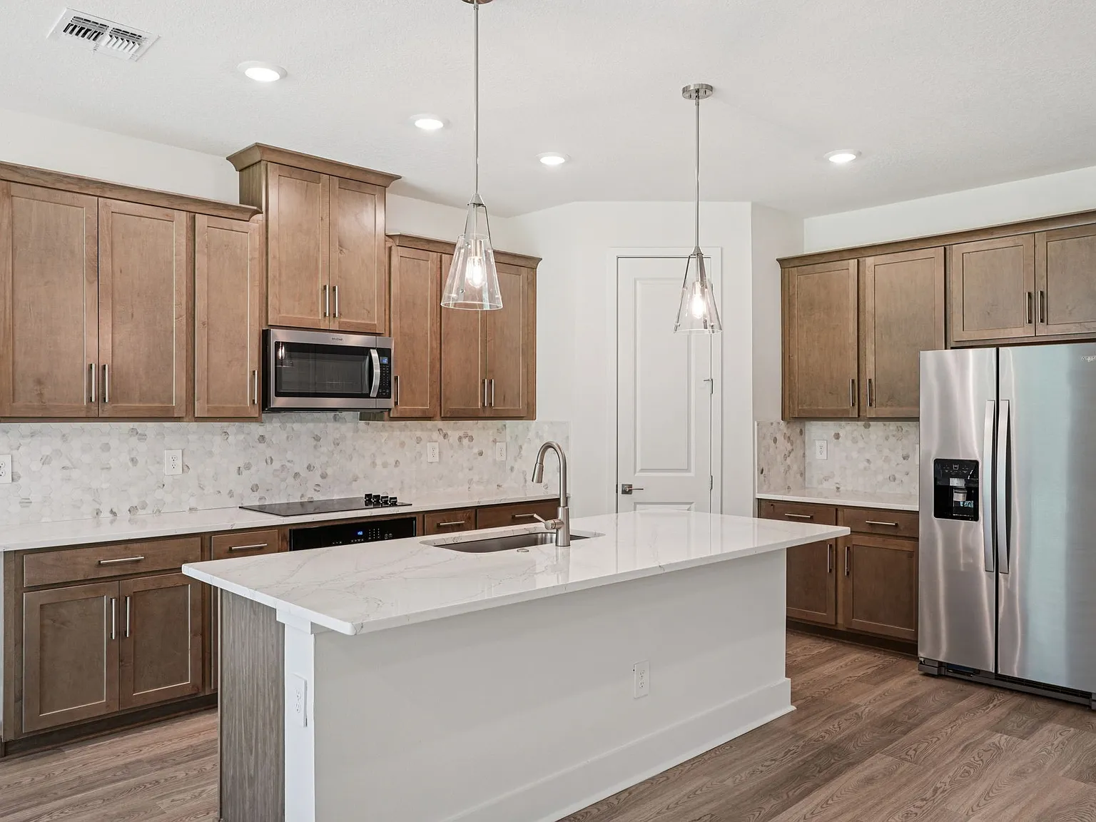 5 bed, 3051 sqft, $3,495 — Photo 4
