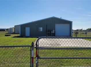 1011 W Paris Ave, Seadrift, TX 77983