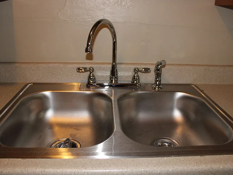 209 W Douglas Dr — Photo 17