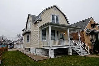 3349 W 60th St photo 1