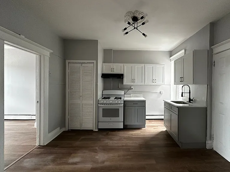 1591 Kennedy Blvd #5A — Photo 2