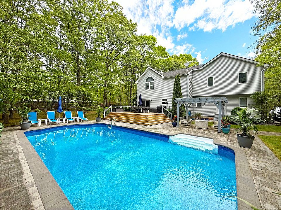 1st image of 18 Diane Drive